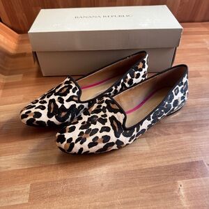 Banana Republic Beah calf hair flats, snow leopard, size 8.5
